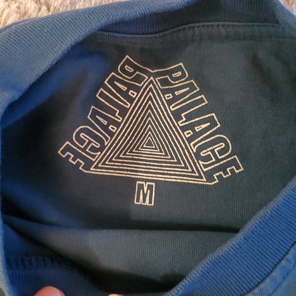 Palace t-shirt (size M) - Picture 3 of 3